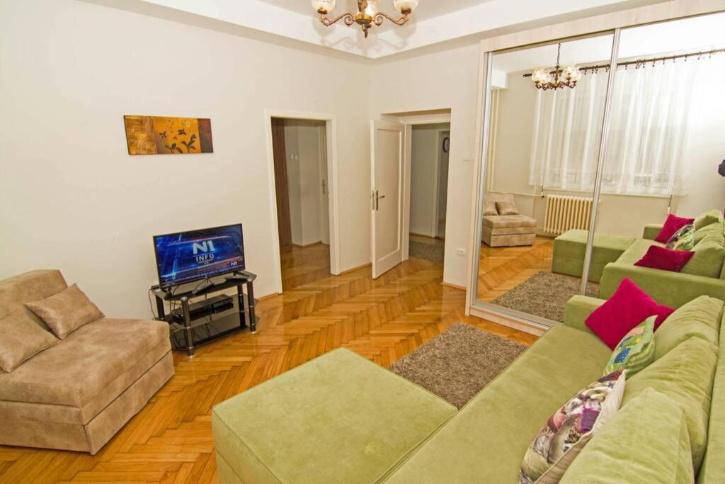 See U in Belgrad Exterior foto