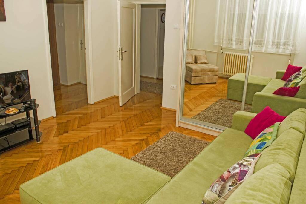 See U in Belgrad Exterior foto